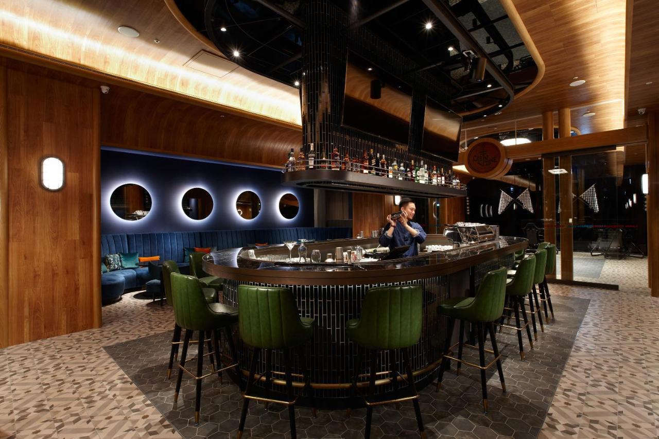 Cozzi Blu Hotel Zhongli Bagian luar foto The bar at the restaurant